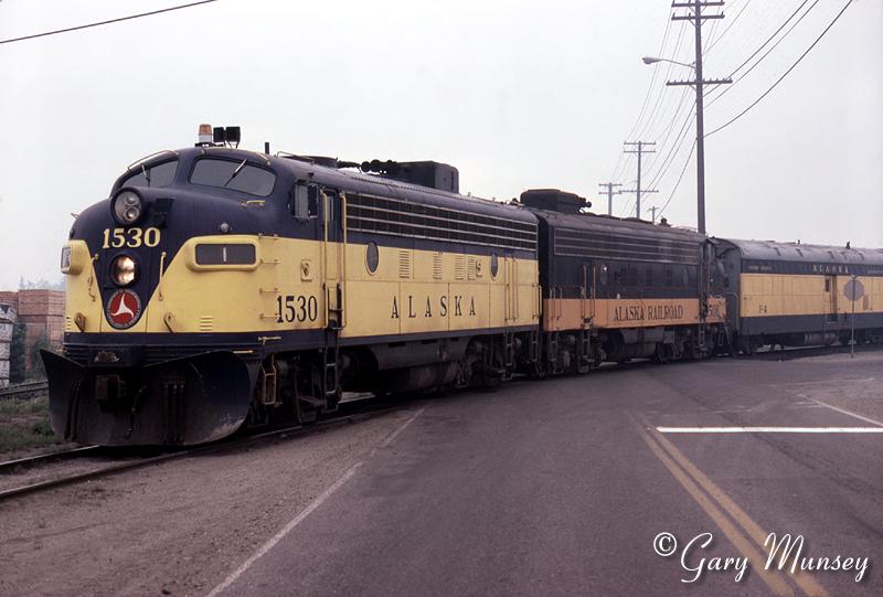 engines 1530 and 1508