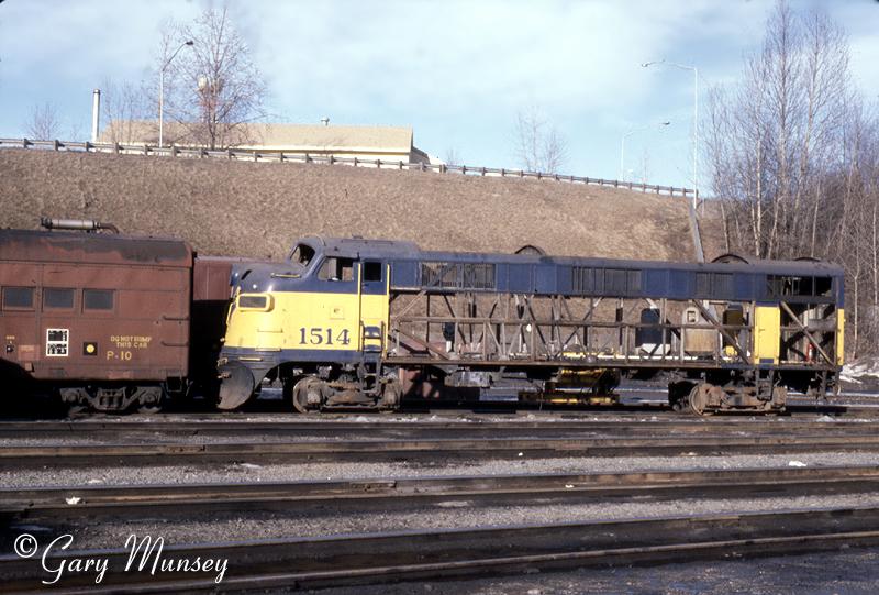 Train No. 2 with bicentennial locomotive 1512